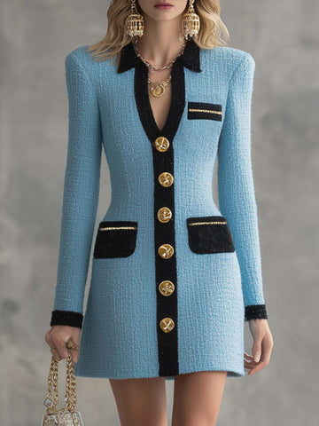 Vintage-Klassiker mit V-Ausschnitt, Metallknöpfen vorne, schwarzer Verzierung und himmelblauem Tweed-Minikleid