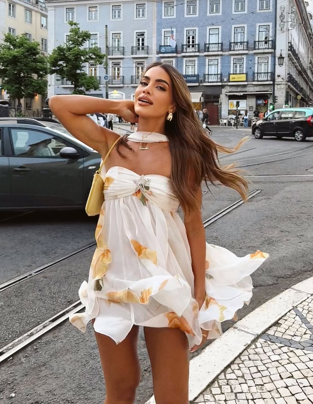 Isabel | Neckholder-Minikleid mit Rüschen und Print