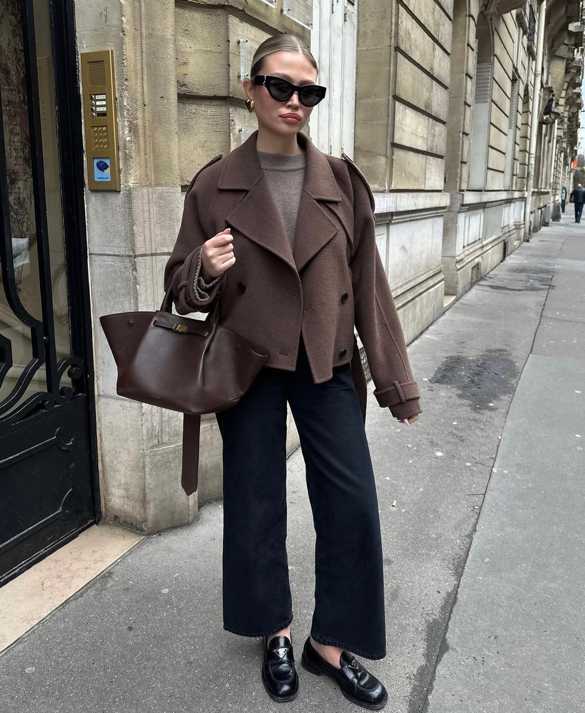 WOLLMANTEL WIEN | Eleganter kurzer Mantel mit Gürtel