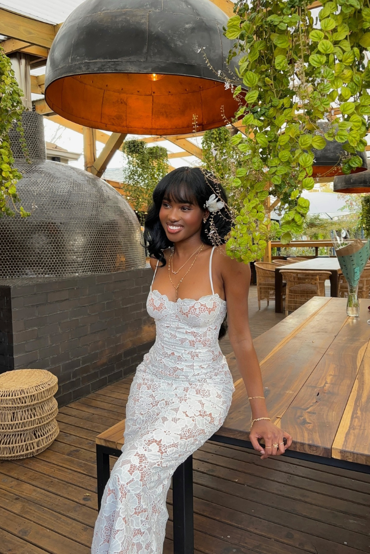 Evangeline | Spitzen-Maxikleid