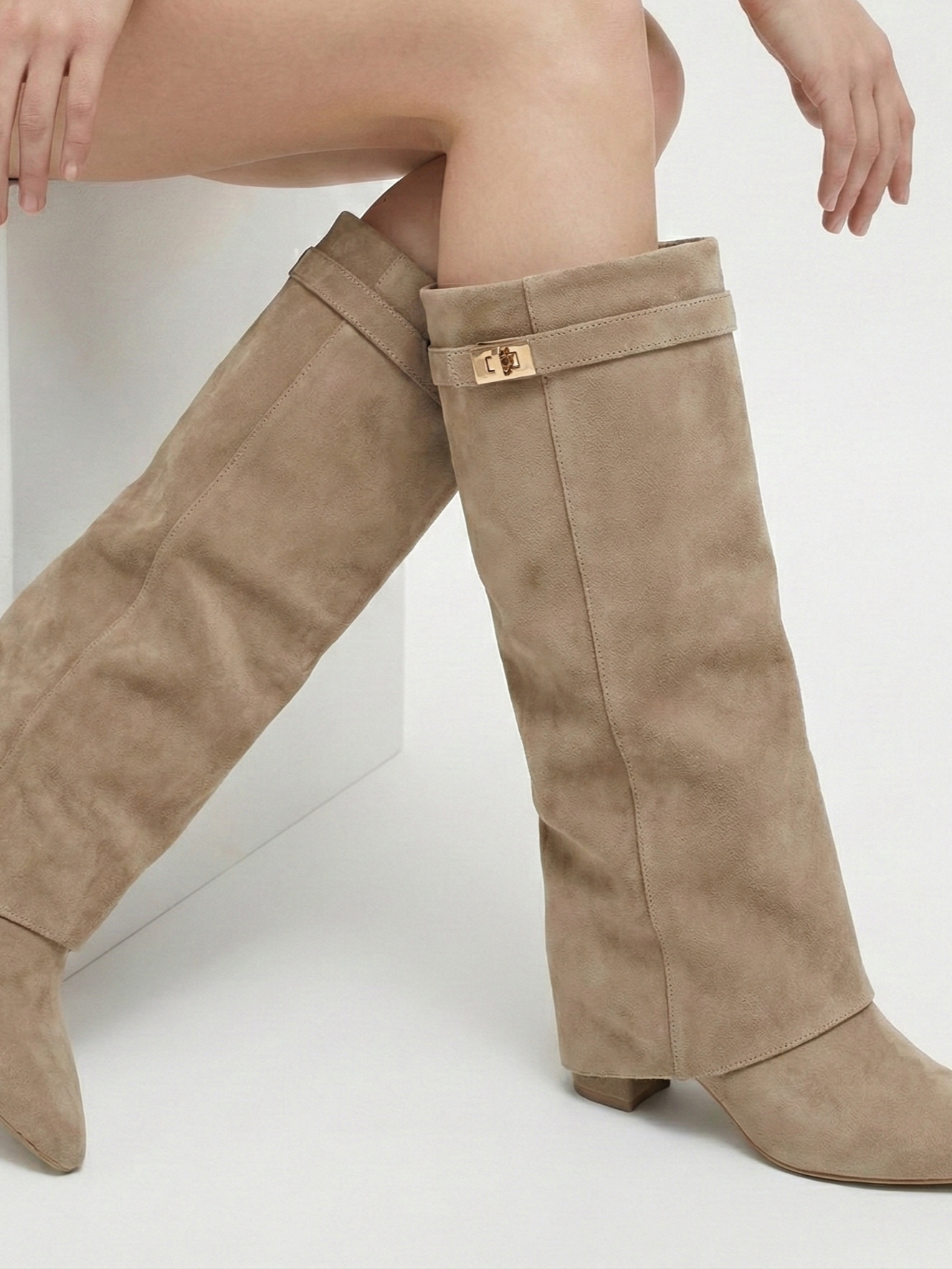 Bottes hautes en daim pour femmes, tige droite fine et bout pointu