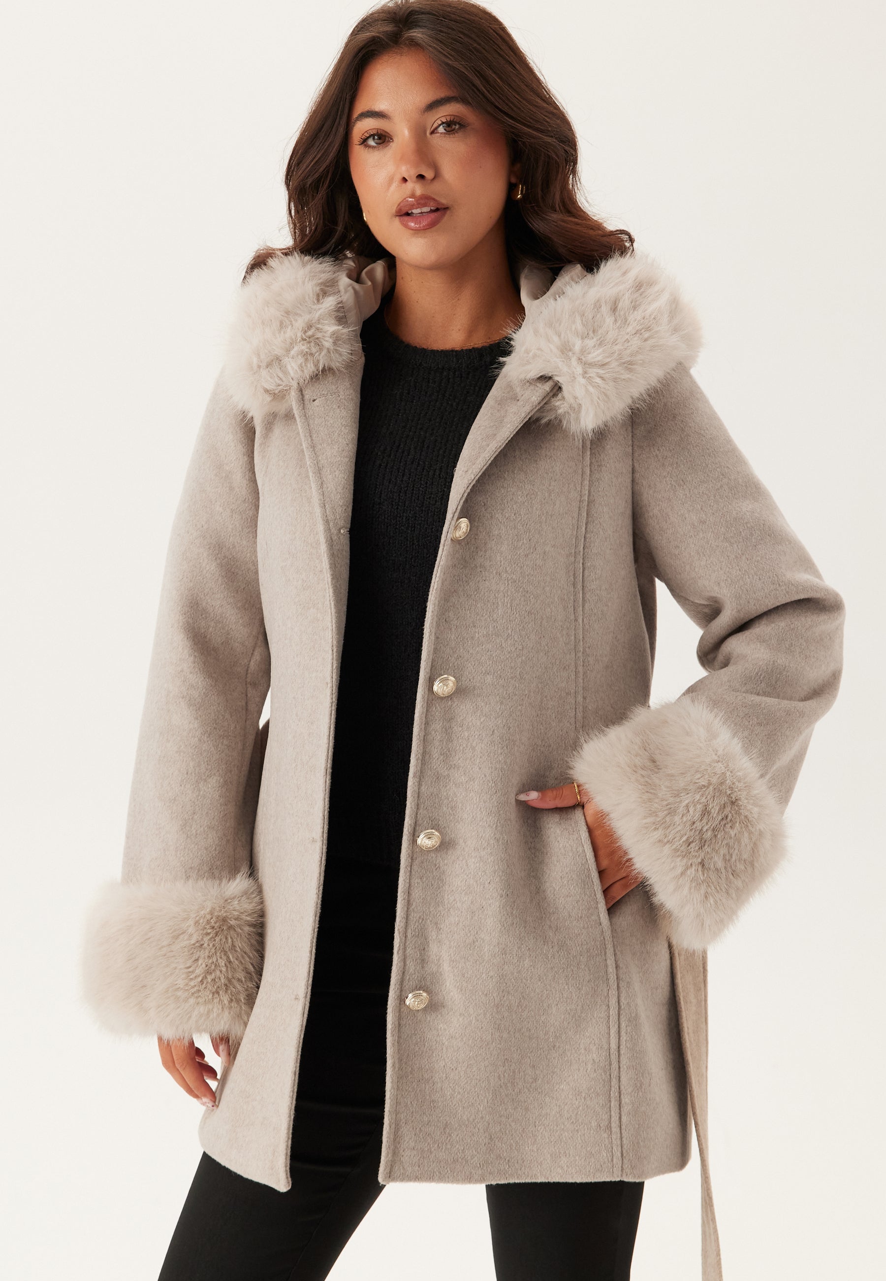 Clara – Urban wool coat with hood