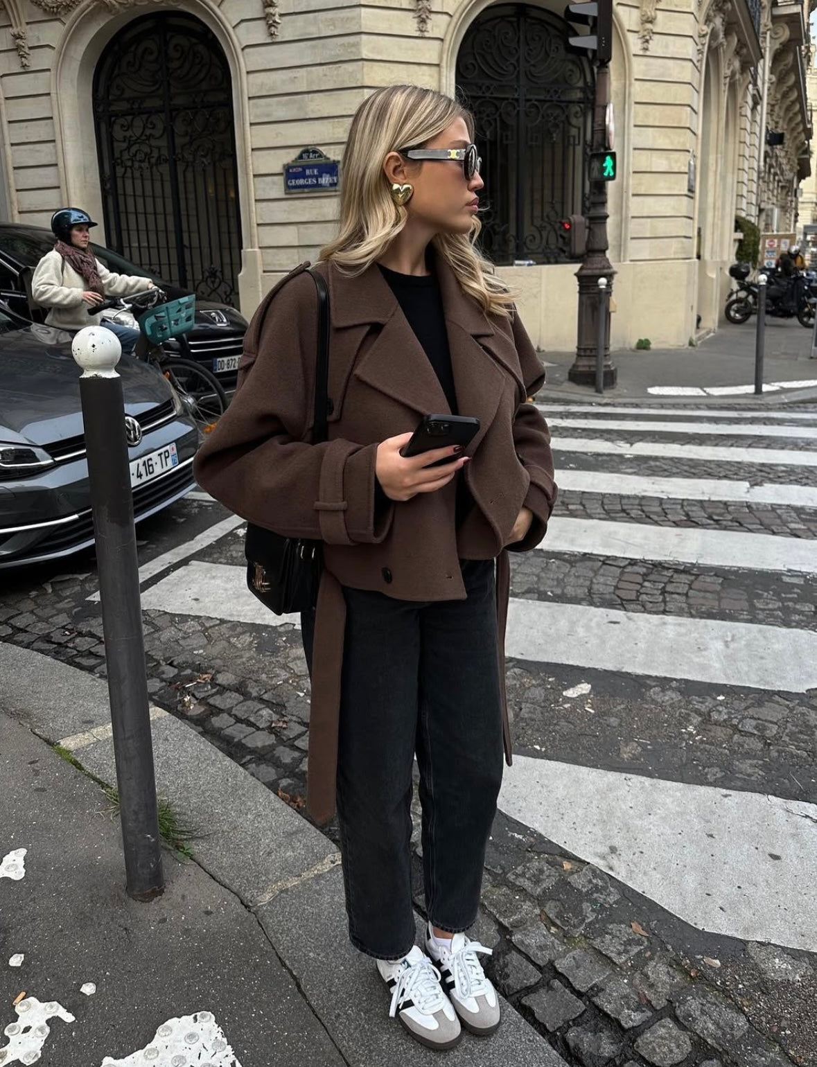 WOLLMANTEL WIEN | Eleganter kurzer Mantel mit Gürtel