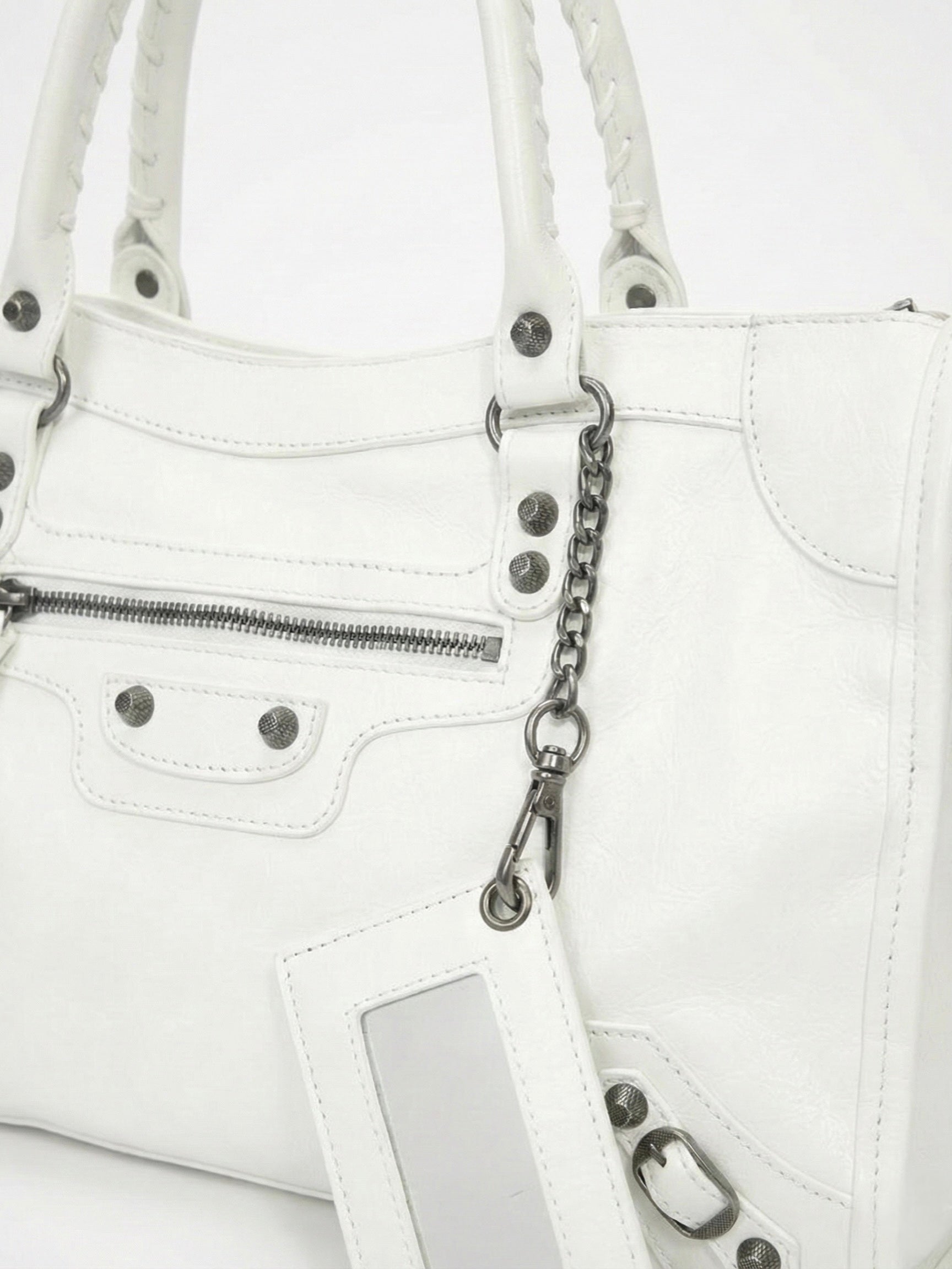 Carmela- Stylish Handbag with Spacious Interior & Minimalist Design