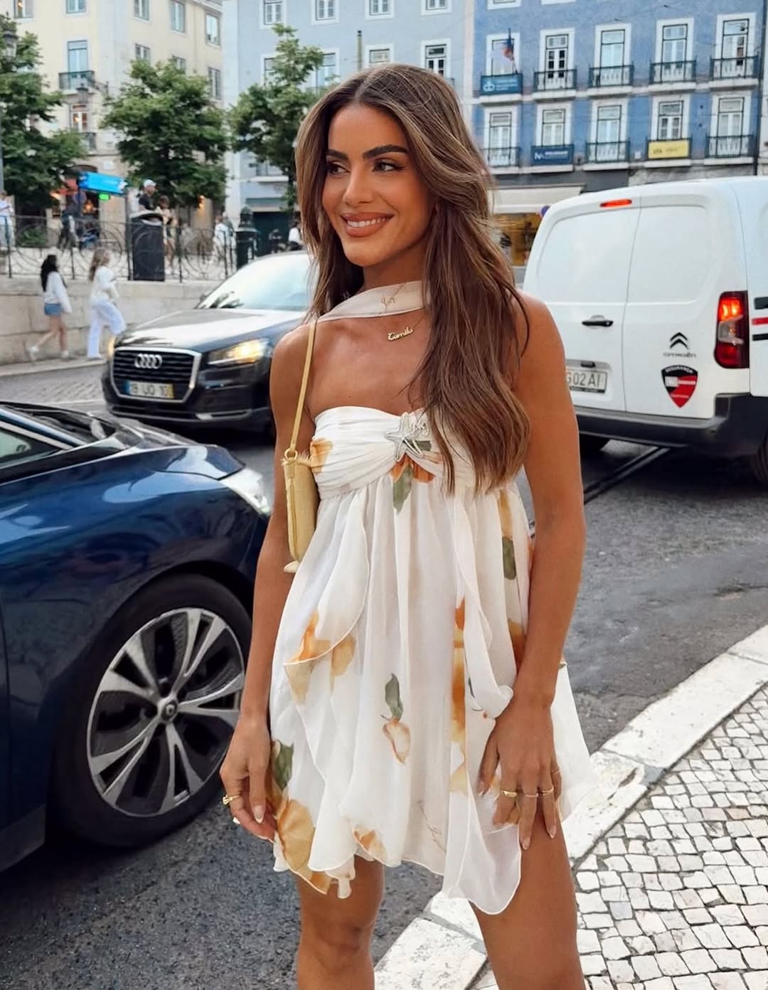 Isabel | Neckholder-Minikleid mit Rüschen und Print