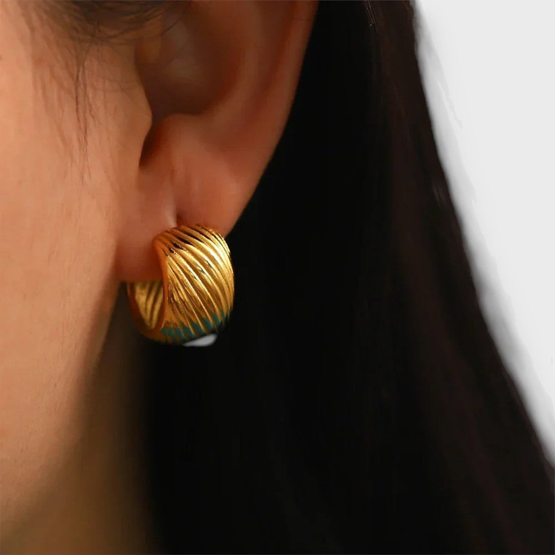 Emy – Vintage-inspired hoop earrings with luxurious flair