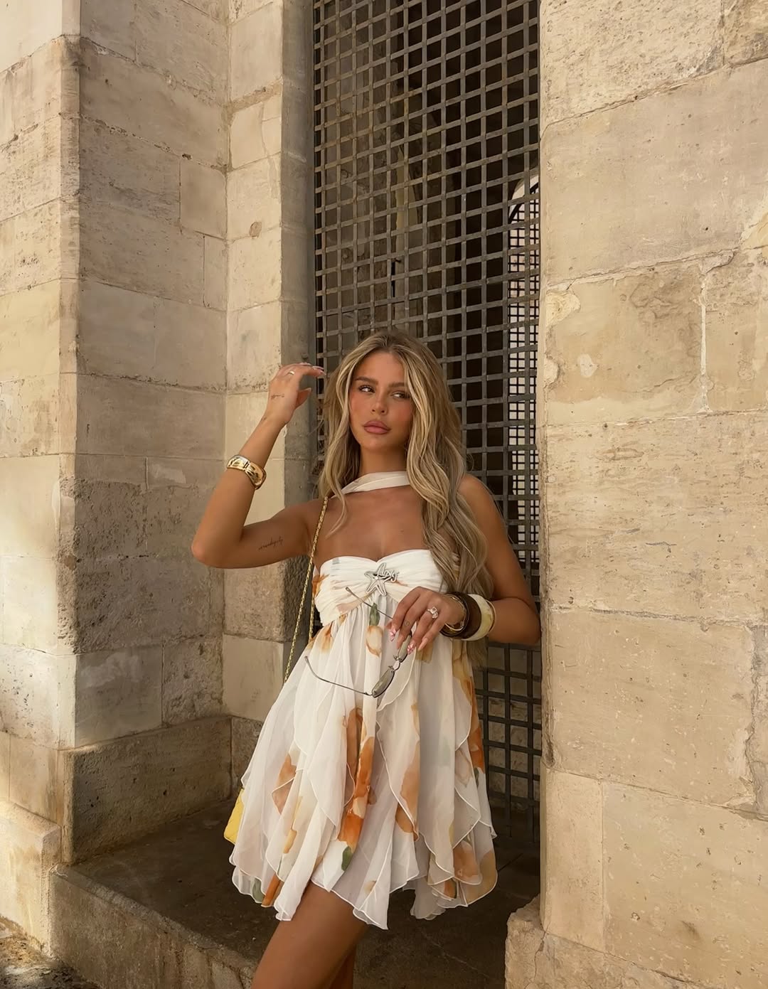 Isabel | Neckholder-Minikleid mit Rüschen und Print