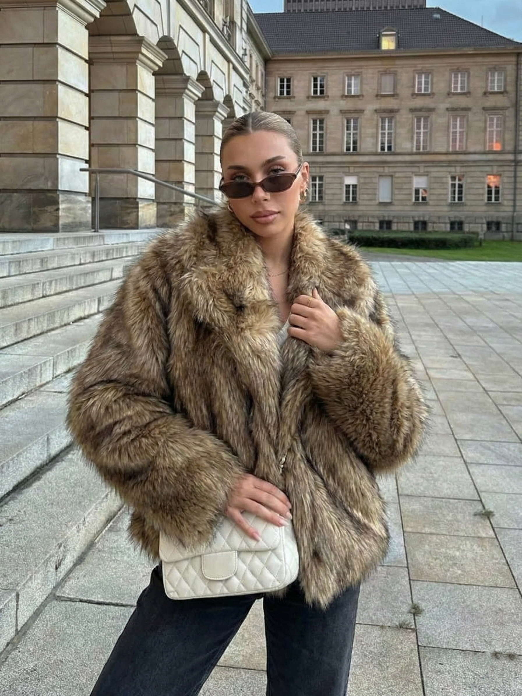 Emily | Veste d'hiver courte en fausse fourrure