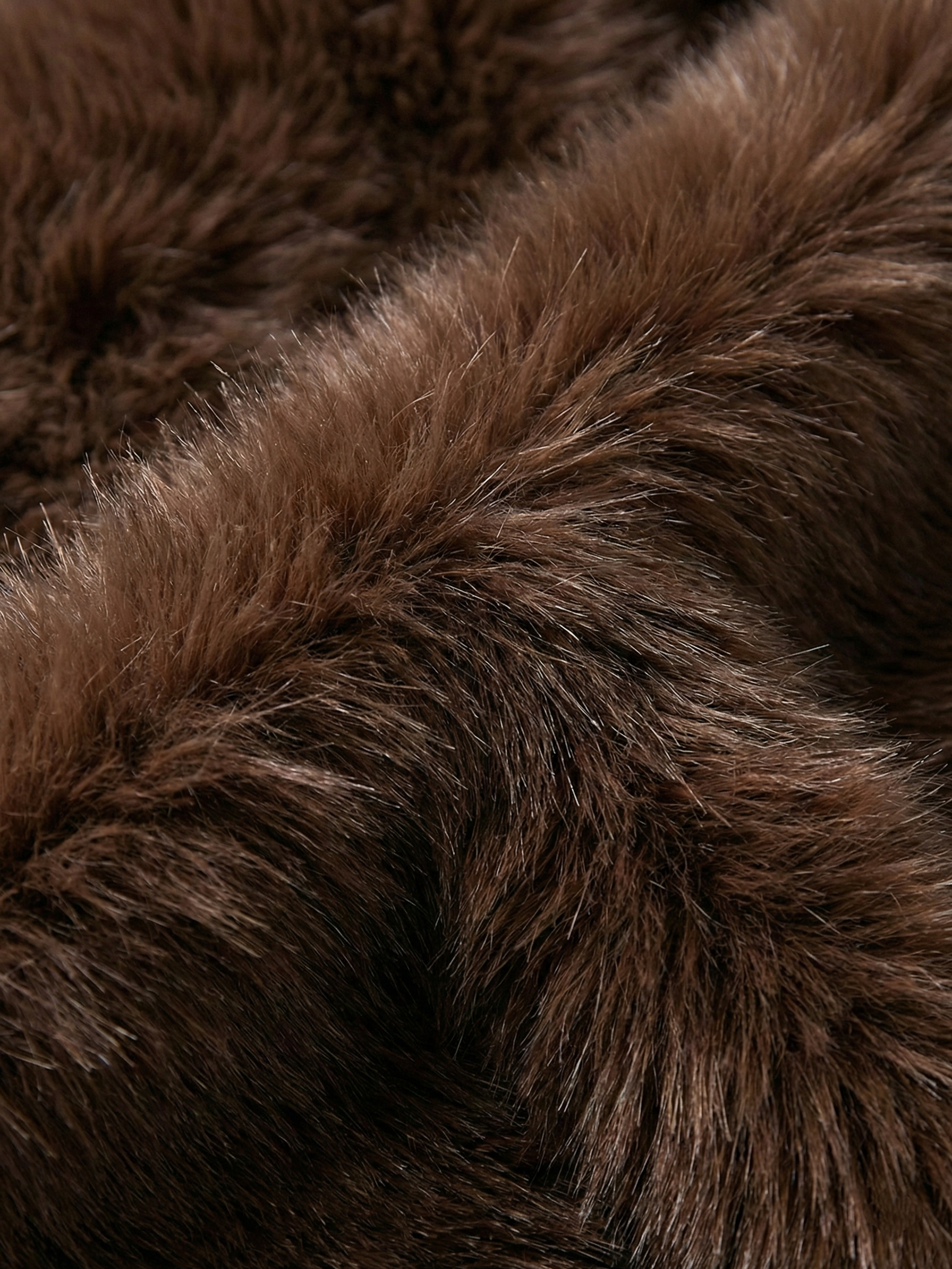 Ayla | Veste courte en fausse fourrure à large col