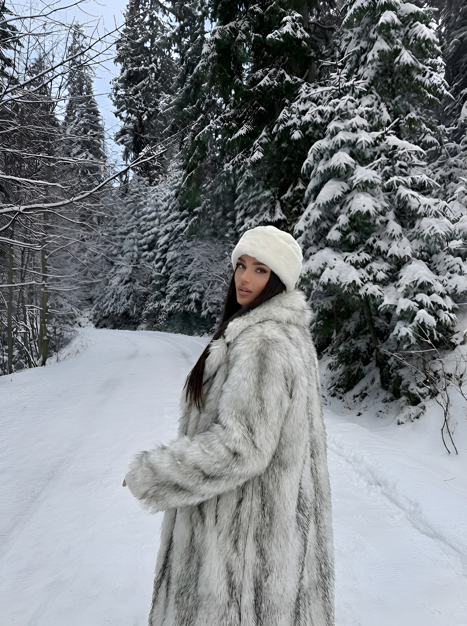 Aliza | Manteau long en fausse fourrure tendance