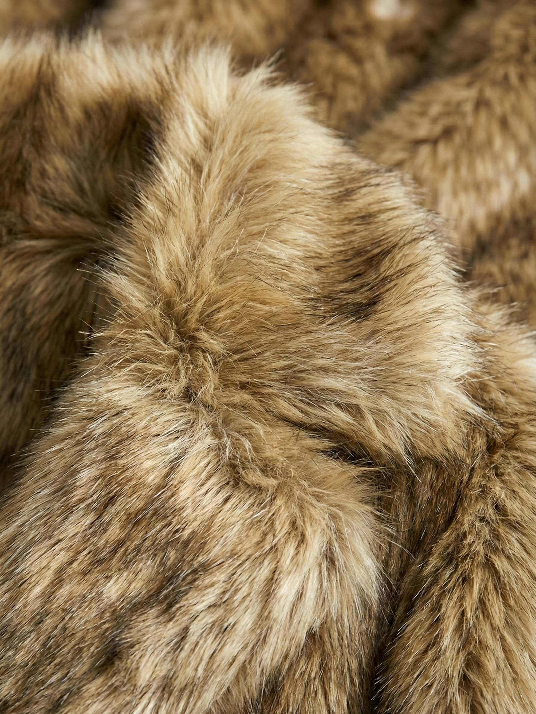 Emily | Veste d'hiver courte en fausse fourrure