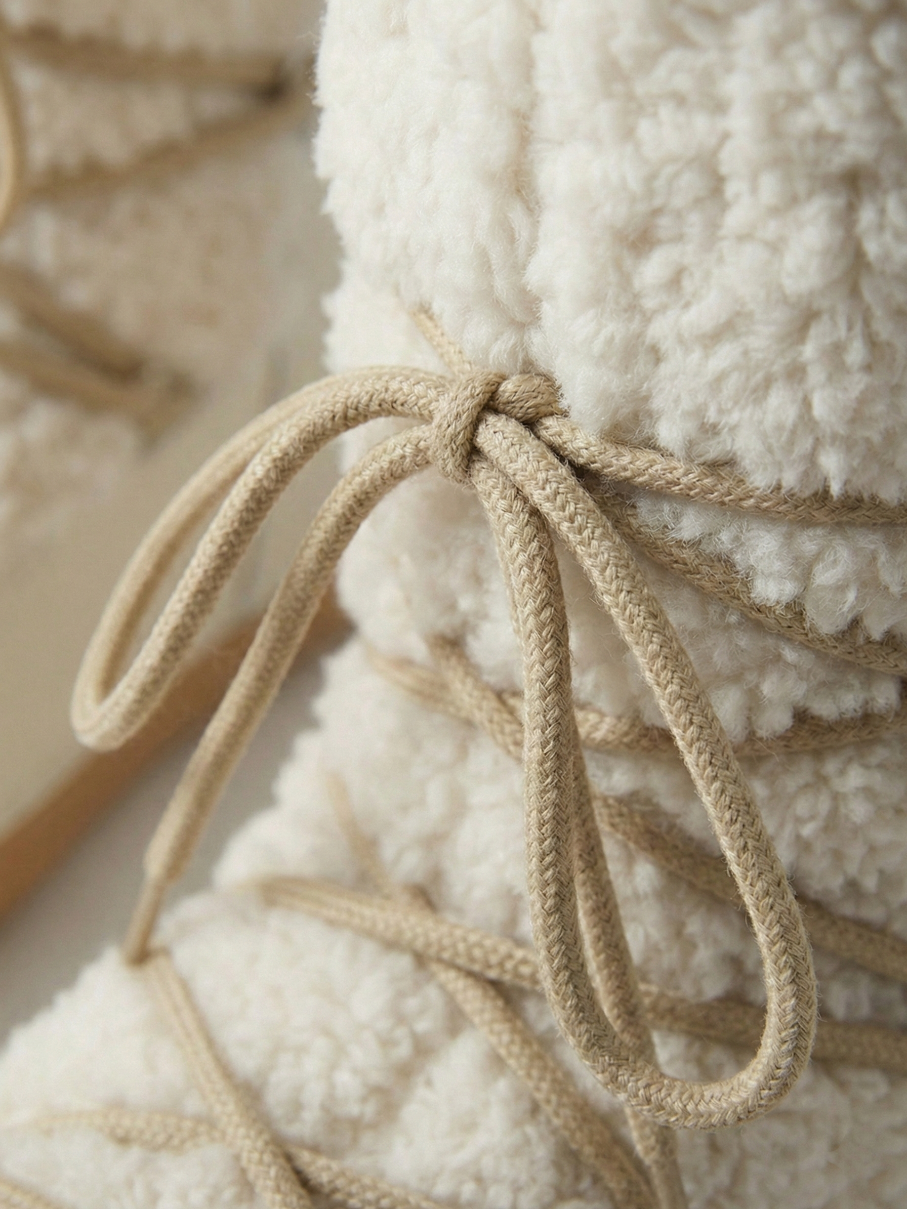 Bottes hautes confortables à lacets couleur crème pour femmes