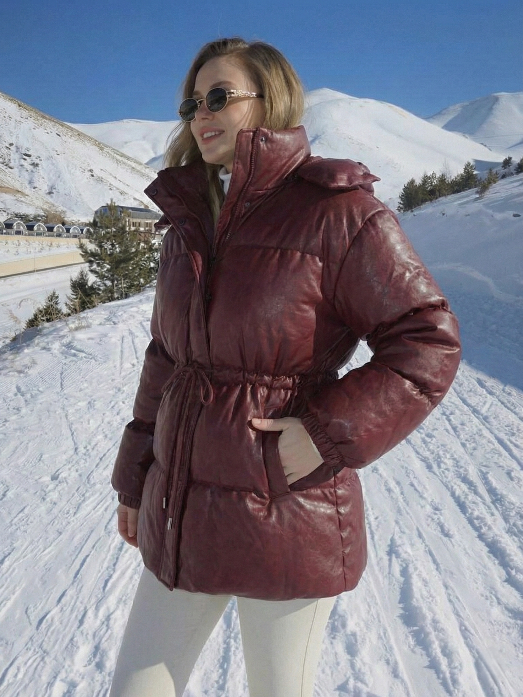 Maggie | Doudoune ceinturée à col montant