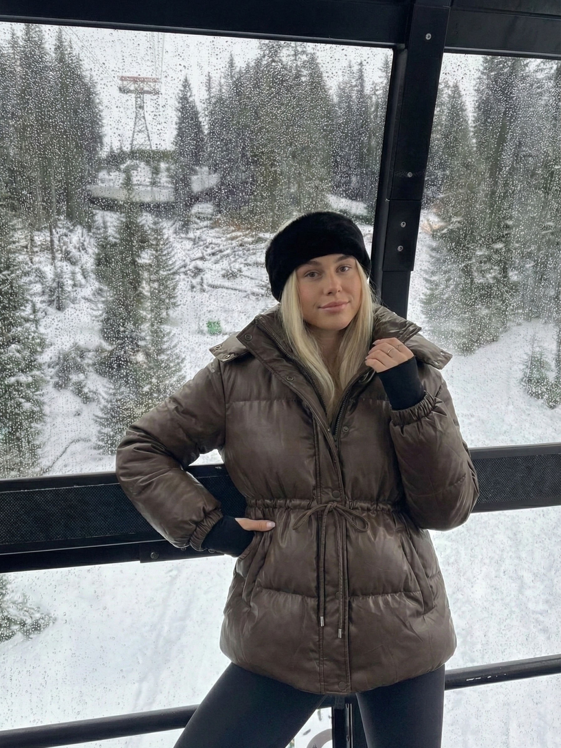 Maggie | Doudoune ceinturée à col montant