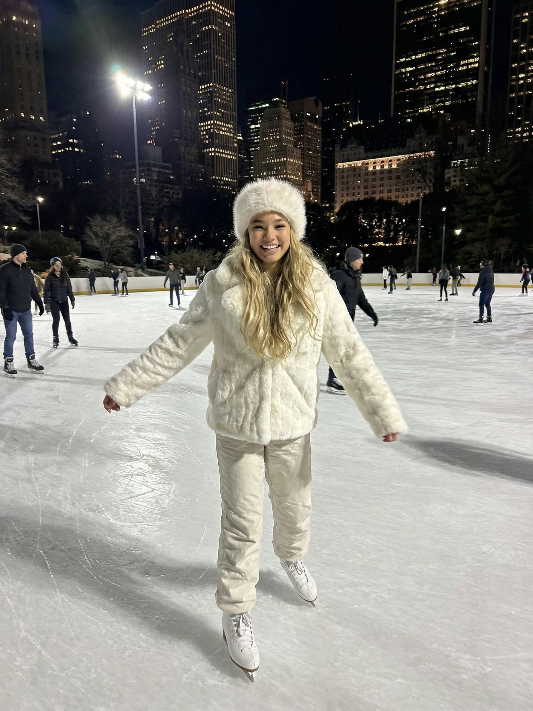 Sia | Bonnet d'hiver en fausse fourrure blanche