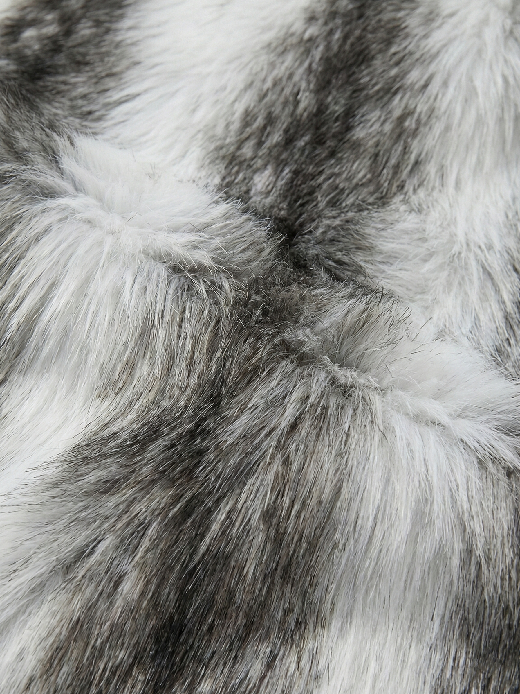 Aliza | Manteau long en fausse fourrure tendance