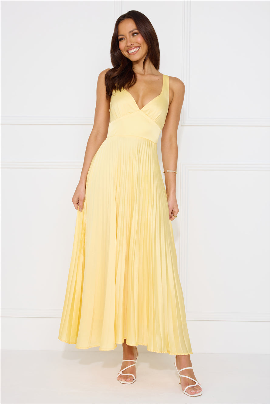 Lucy | Maxikleid mit Plissee und V-Ausschnitt