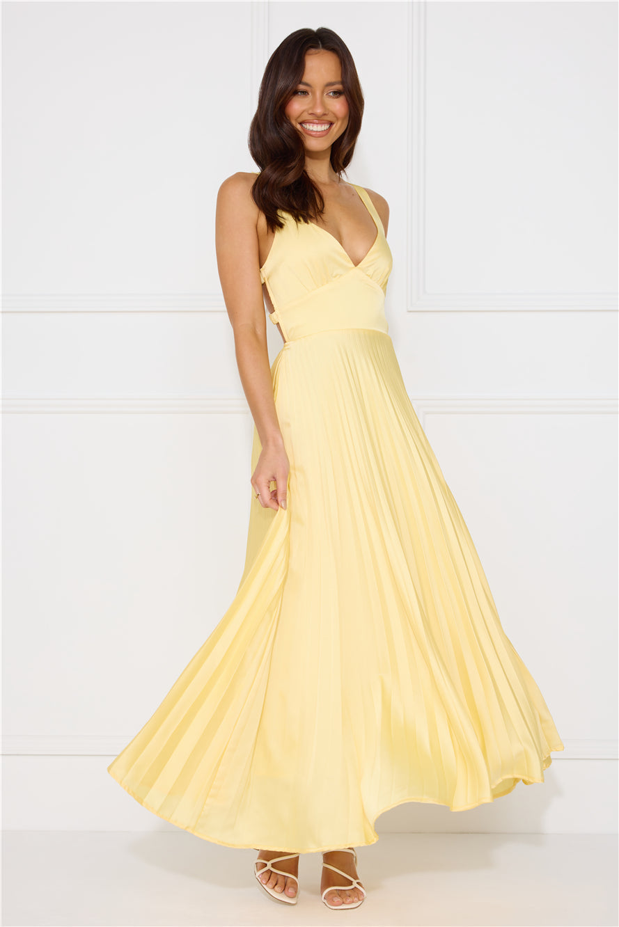 Lucy | Maxikleid mit Plissee und V-Ausschnitt