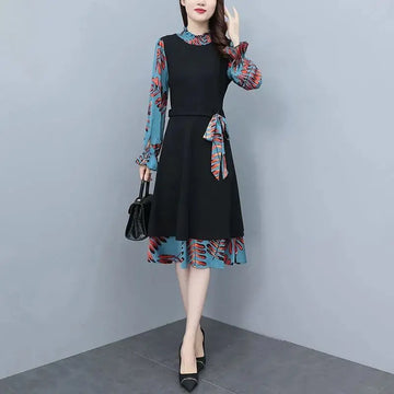 Herbst-/Winterkleid mit elegantem Stehkragen