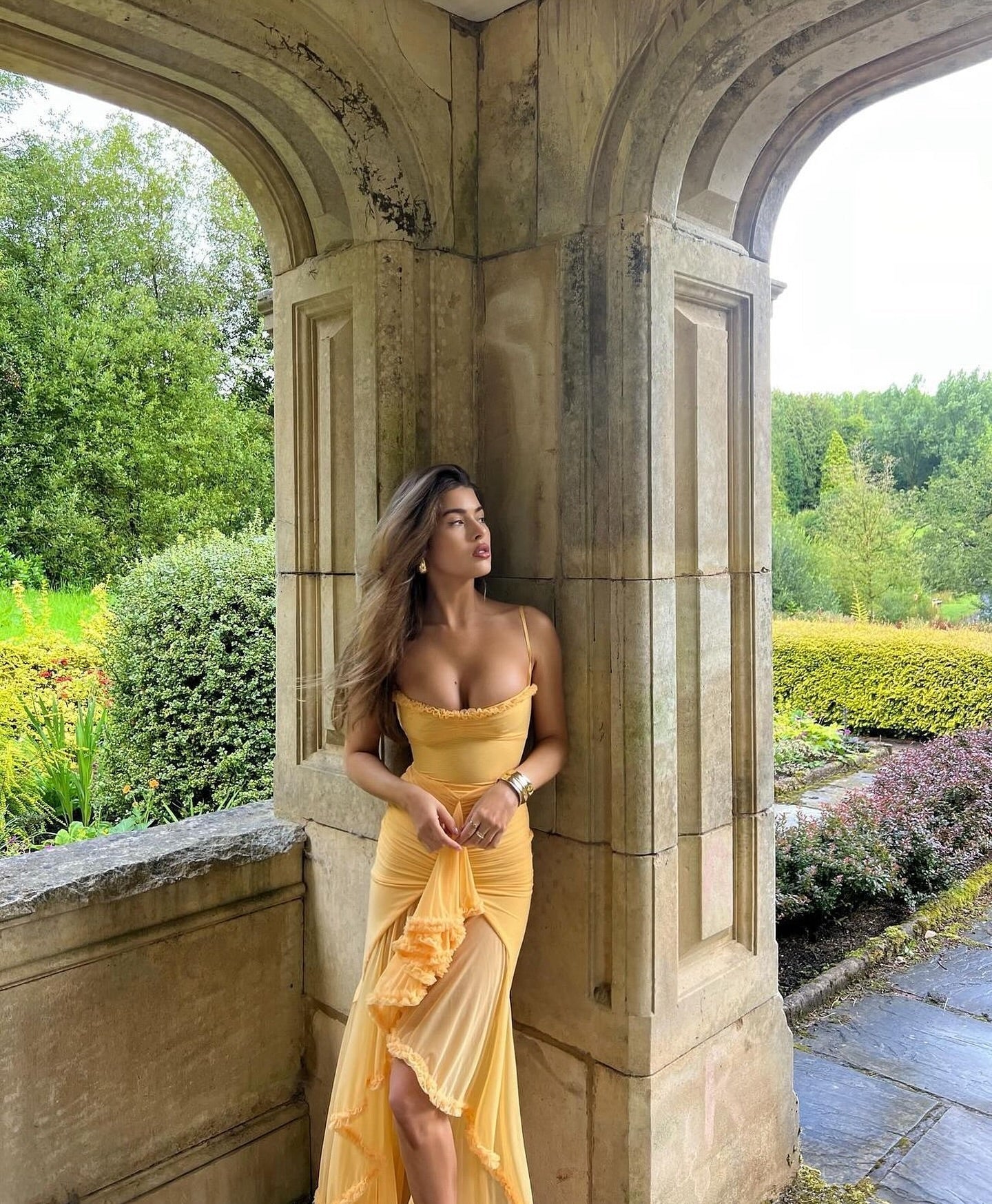 Ruby | Bezauberndes Rüschenkleid