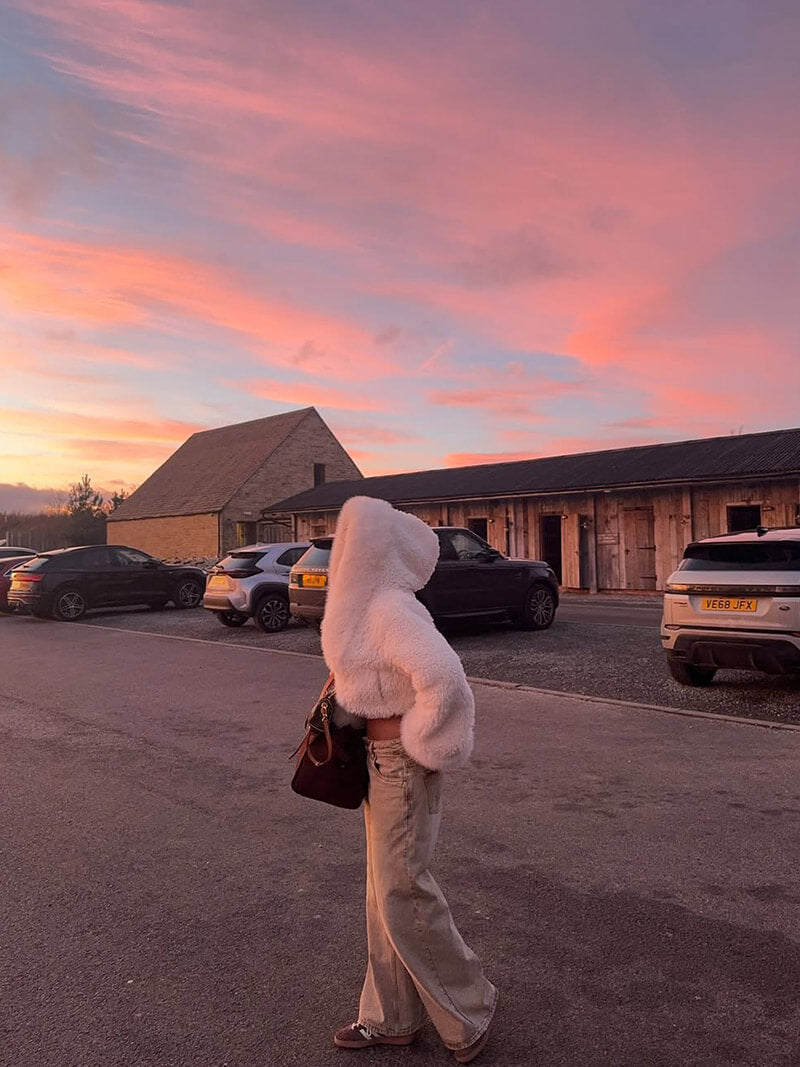 Athena | Manteau tendance à capuche en fausse fourrure