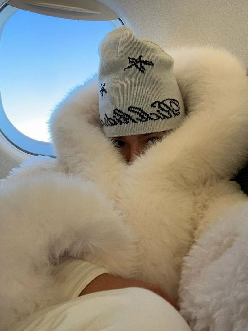 Athena | Manteau tendance à capuche en fausse fourrure