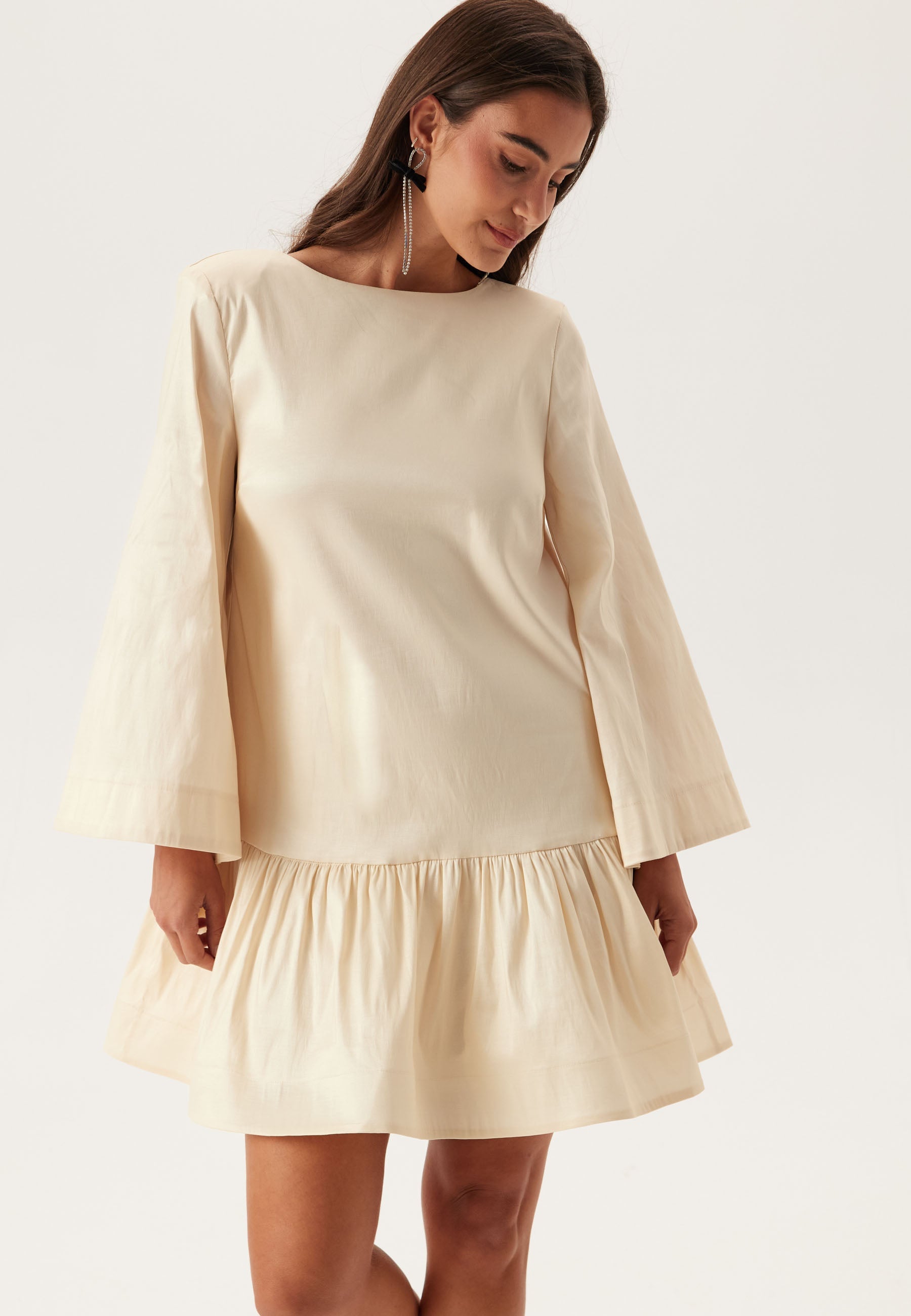 Bogenförmiges Shift-Kleid