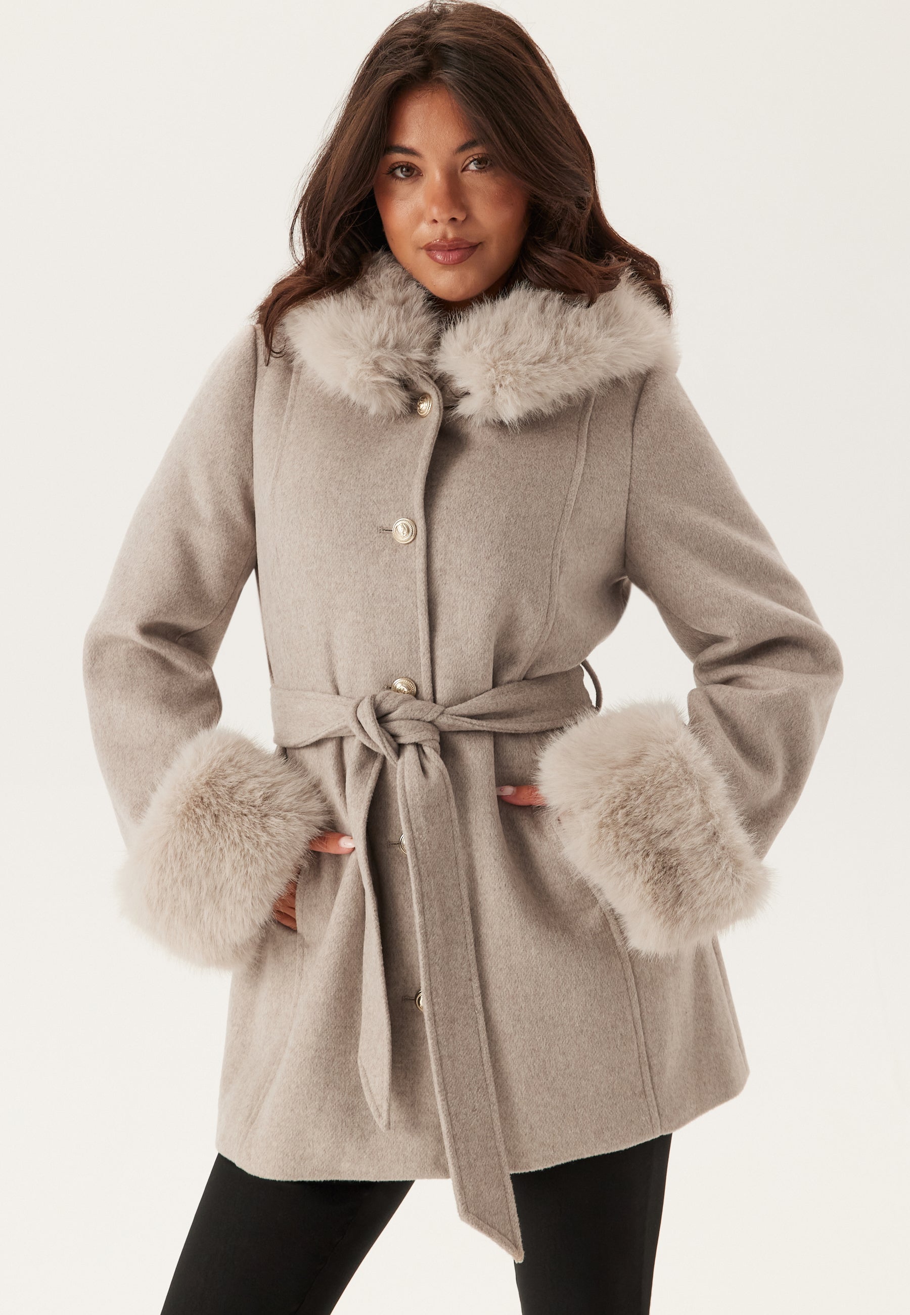 Clara – Urban wool coat with hood