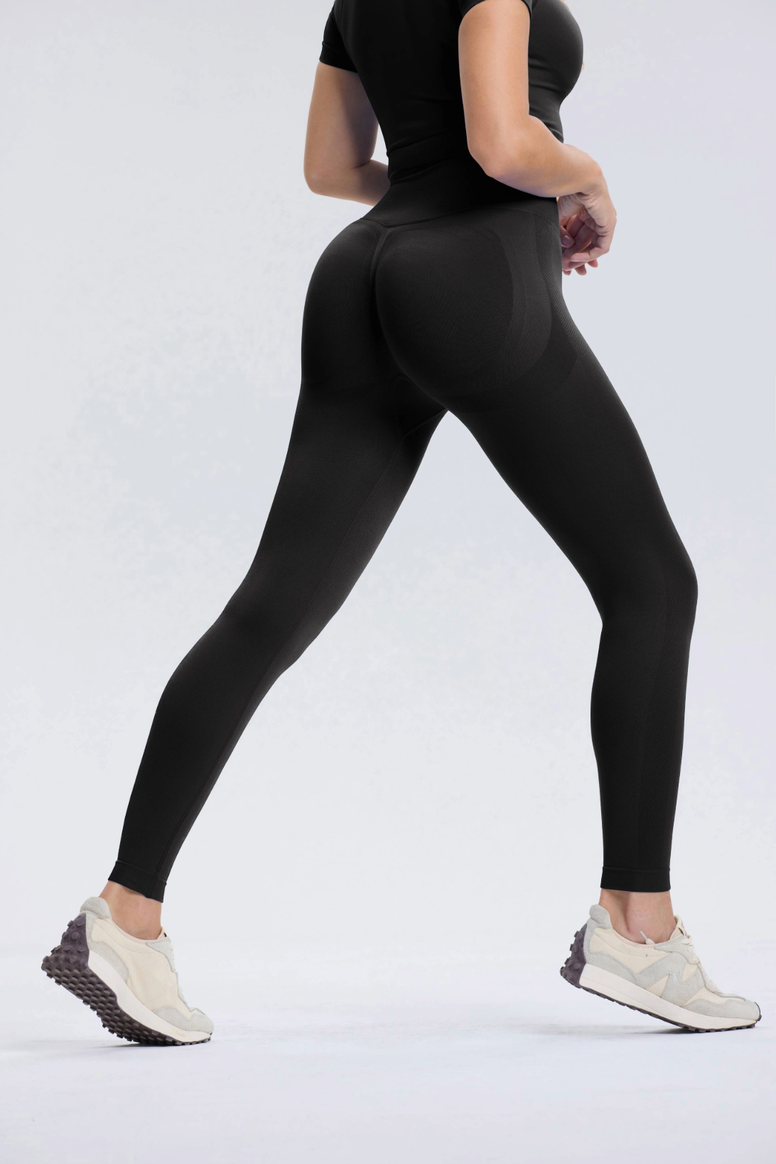 Leonie – Studio-Set [Scrunch-Leggings + Top – endet heute]