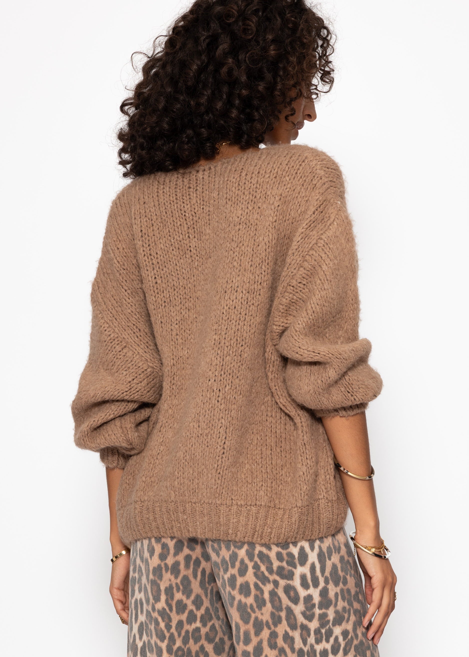 Oversize Pullover mit V-Ausschnitt - hellbraun
