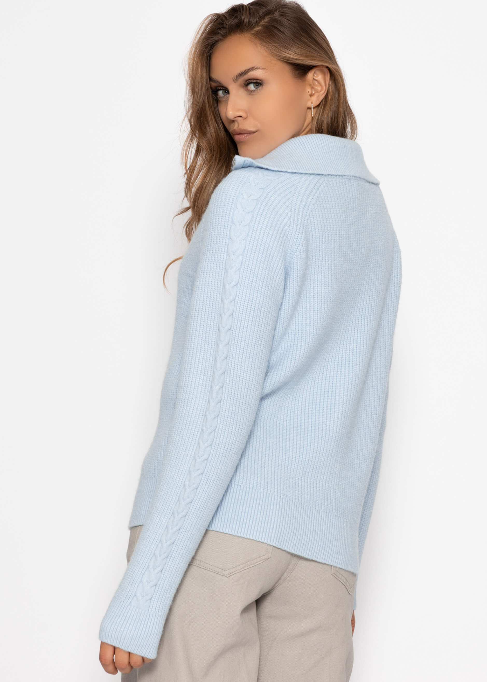 Pullover mit Reißverschluss am Kragen – hellblau