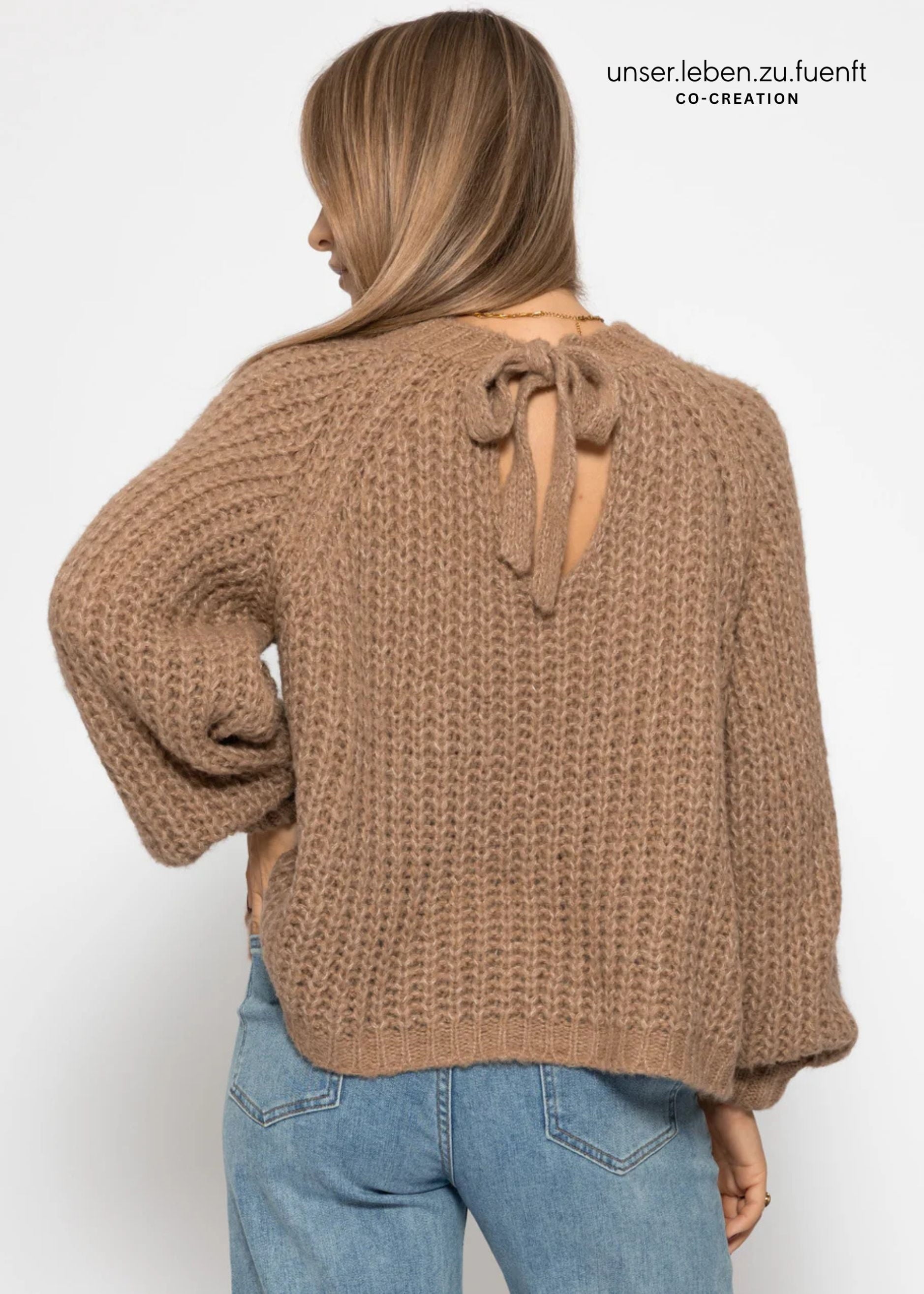 Grobstrickpullover mit Schleifendetail - braun