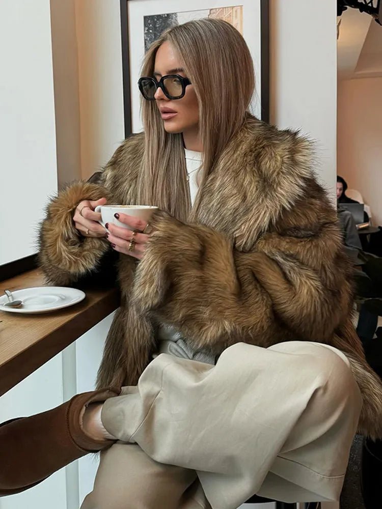 Emily | Veste d'hiver courte en fausse fourrure